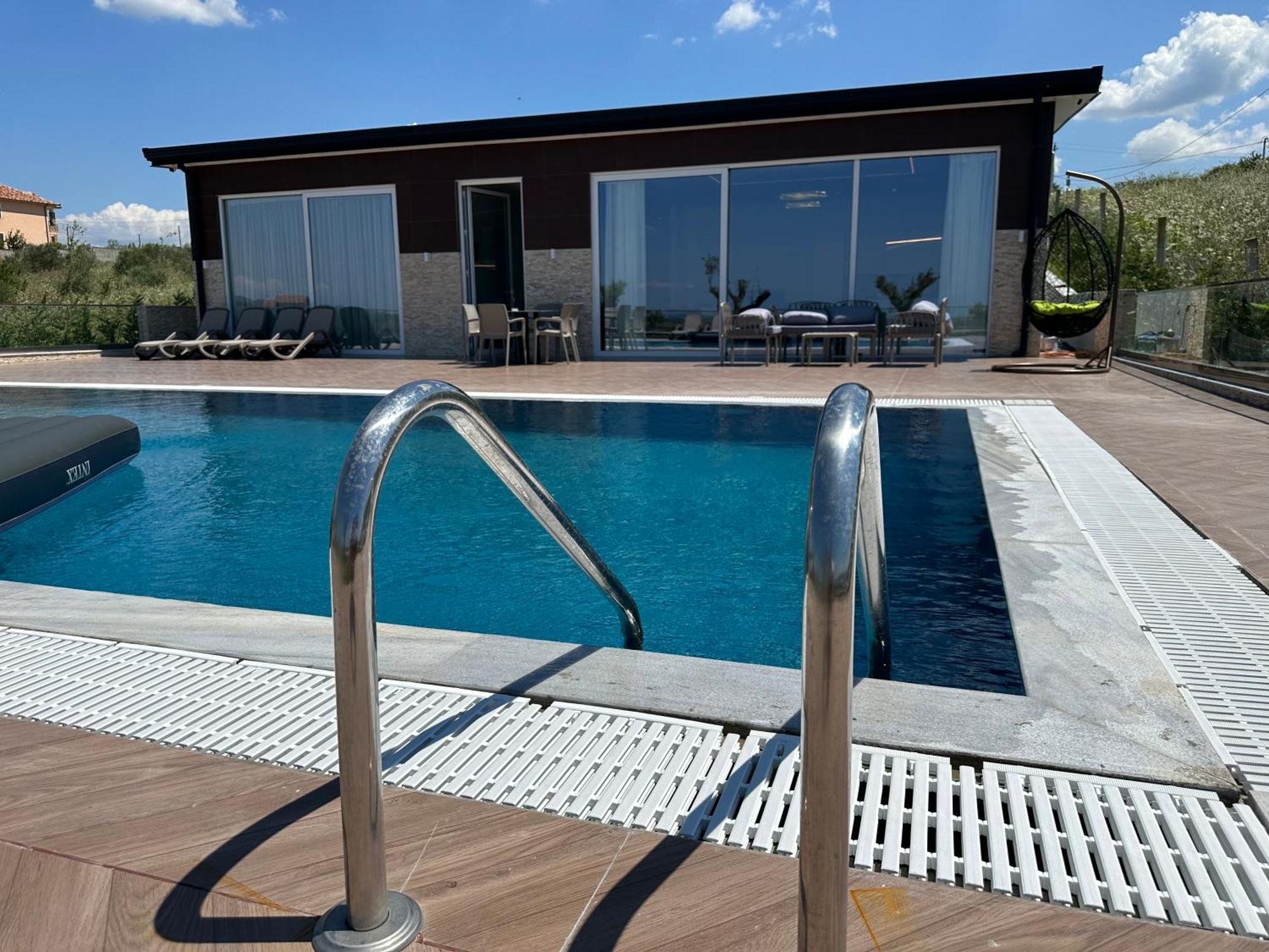 Top Villas Durrës 外观 照片